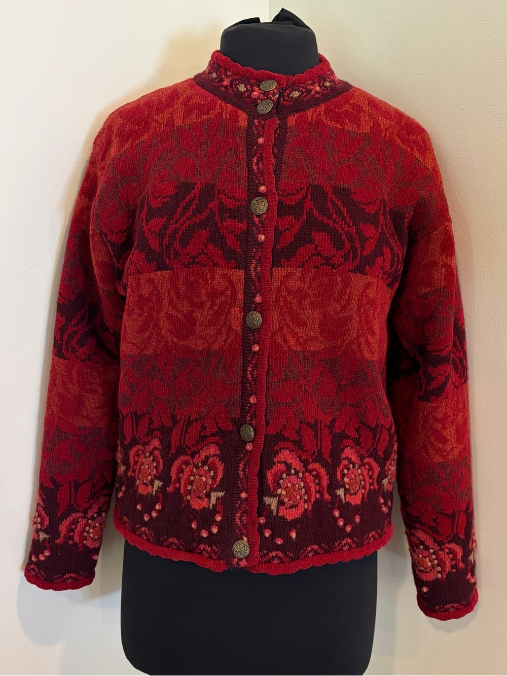 Icelandic Design Red Floral Embroidered Wool Lined Cardigan Sweater Medium Coat